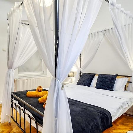 Intimo Oldtown Romantic Apartment ブラショフ エクステリア 写真